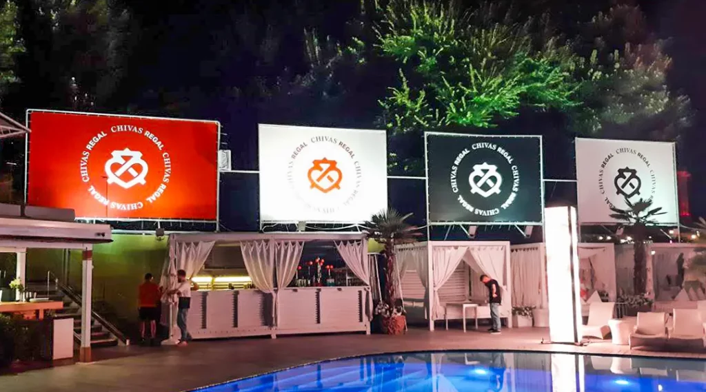 Сольвентний друк на банері Blockout