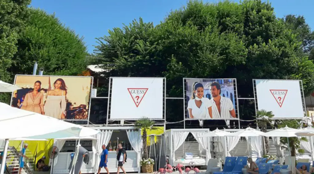 УФ-друк на банері Blockout