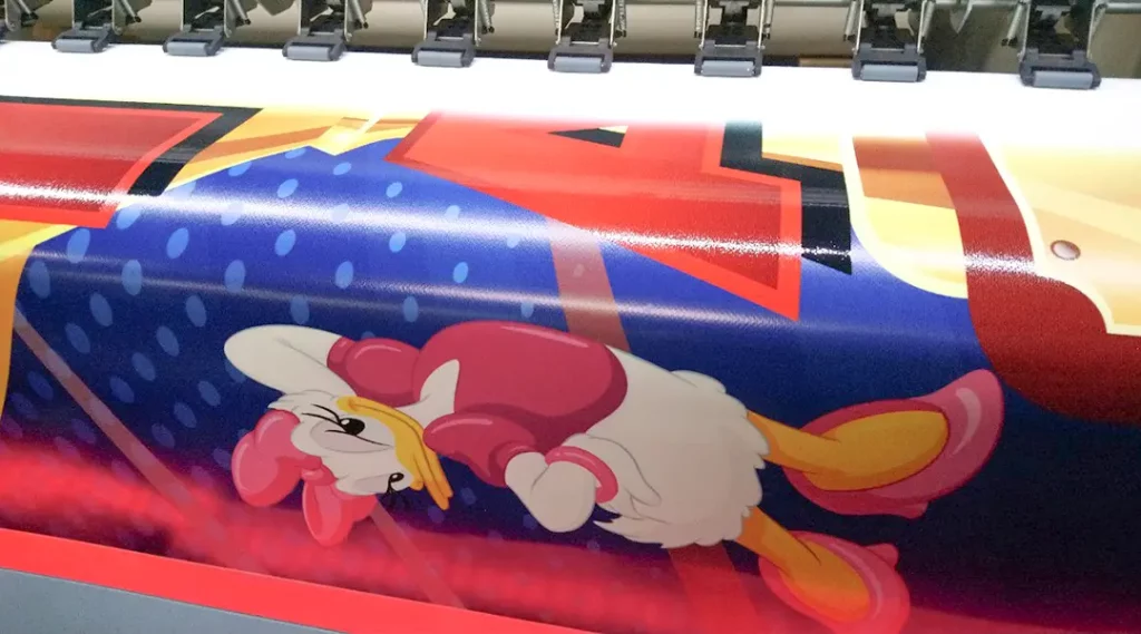 Уф-друк на литому банері