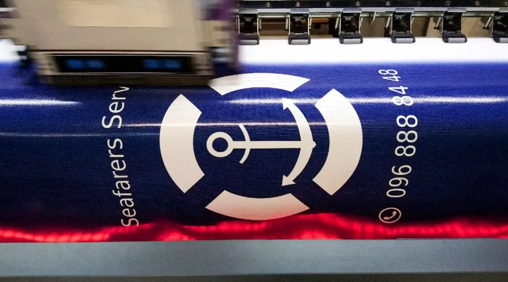 Сольвентний друк на самоклеючій перфорованій плівці One Way Vision