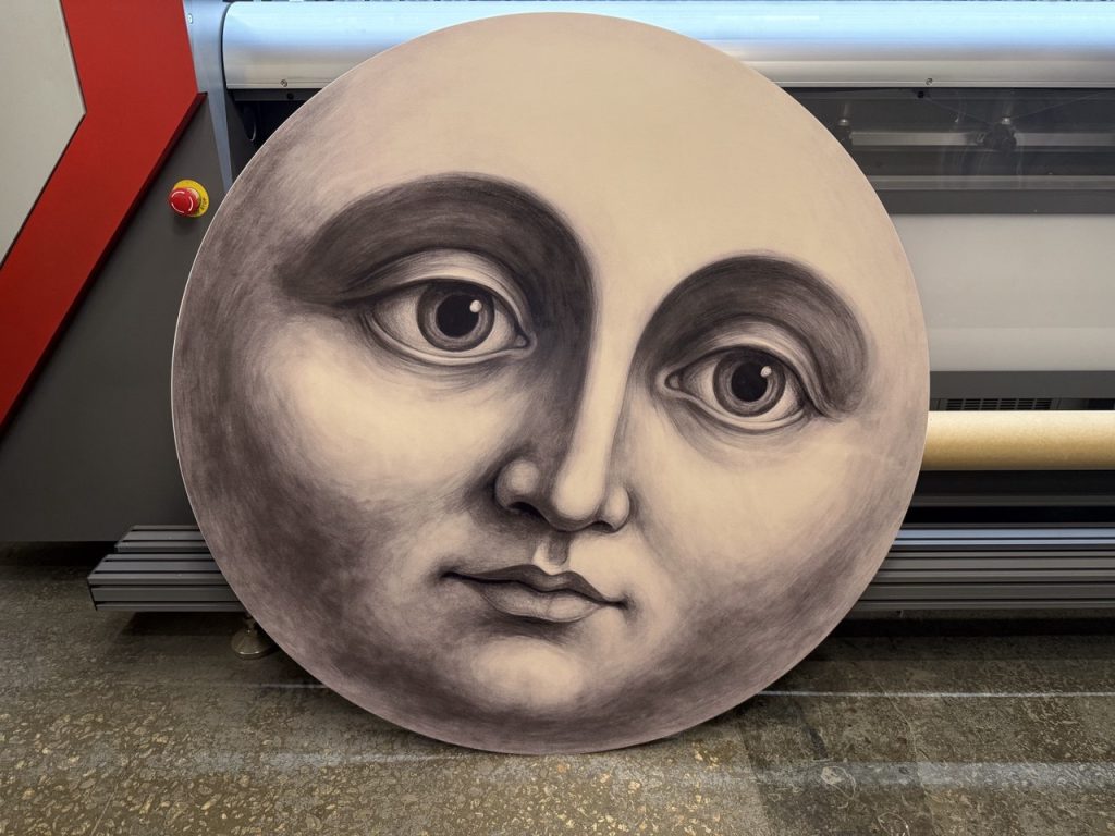 УФ фотодрук повнокольоровий з білим кольором на ПВХ