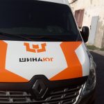 Сольвентний друк на автомобільній плівці Oracal