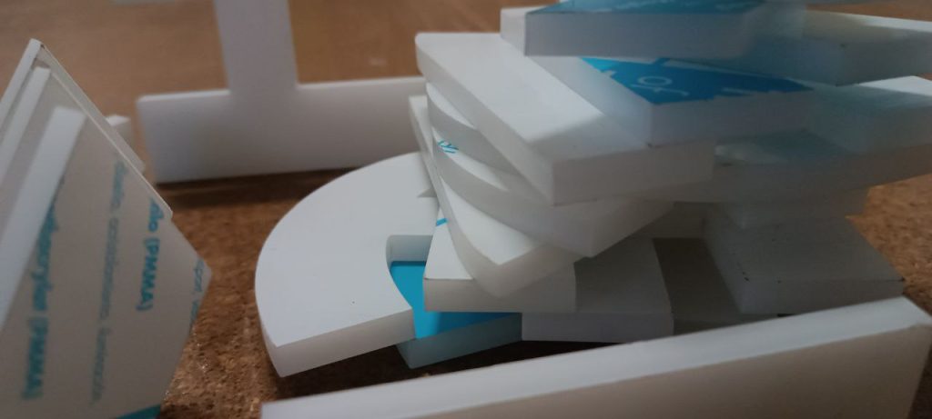 Лазерна порізка акрилу 10мм