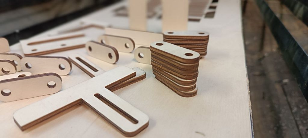 Лазерна порізка фанери 3мм