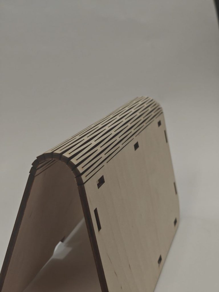 Лазерна порізка фанери 6мм