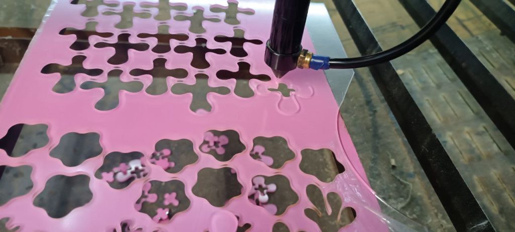 Лазерна порізка акрилу 3мм