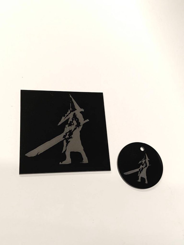 Растрове гравірування на акрилі